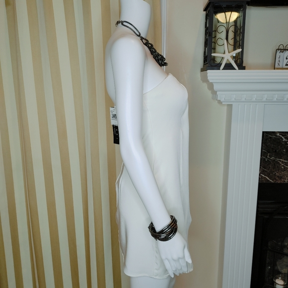 TRIXXI PLUNGE SIDE KNOT SLEEVELESS MINI DRESS, IVORY 1 - Picture 6 of 16